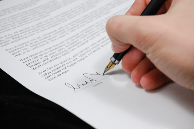 firma di un contratto